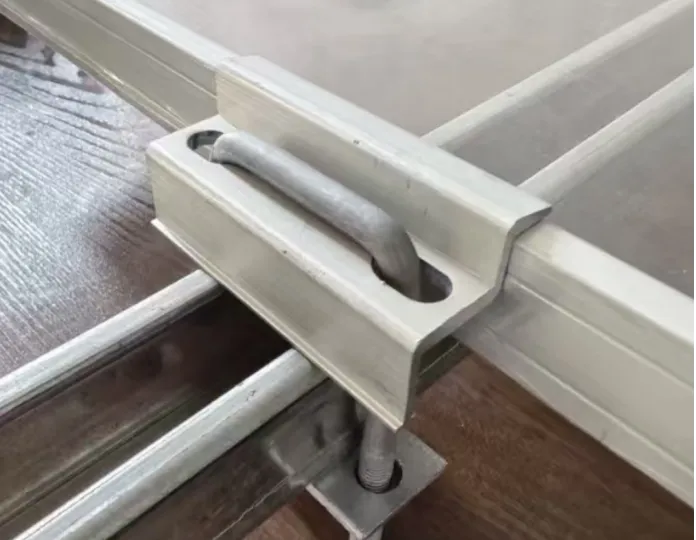 Dobel Lubang Solar Mid lan Akhir Clamp
