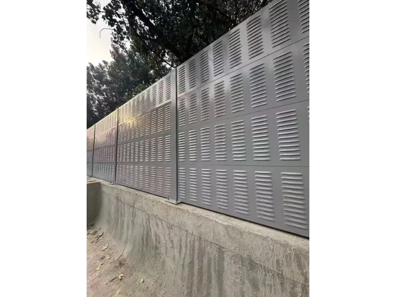 Solar acoustic barrier 